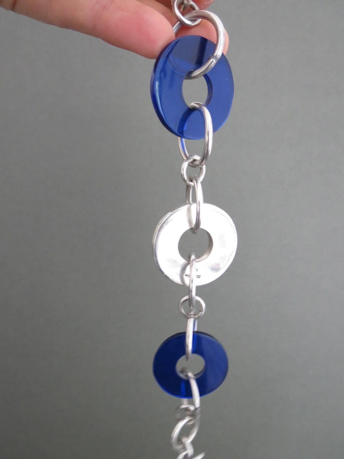 Mid Century Modernist Silver Lucite Bracelet Tego & Co For Sale 1