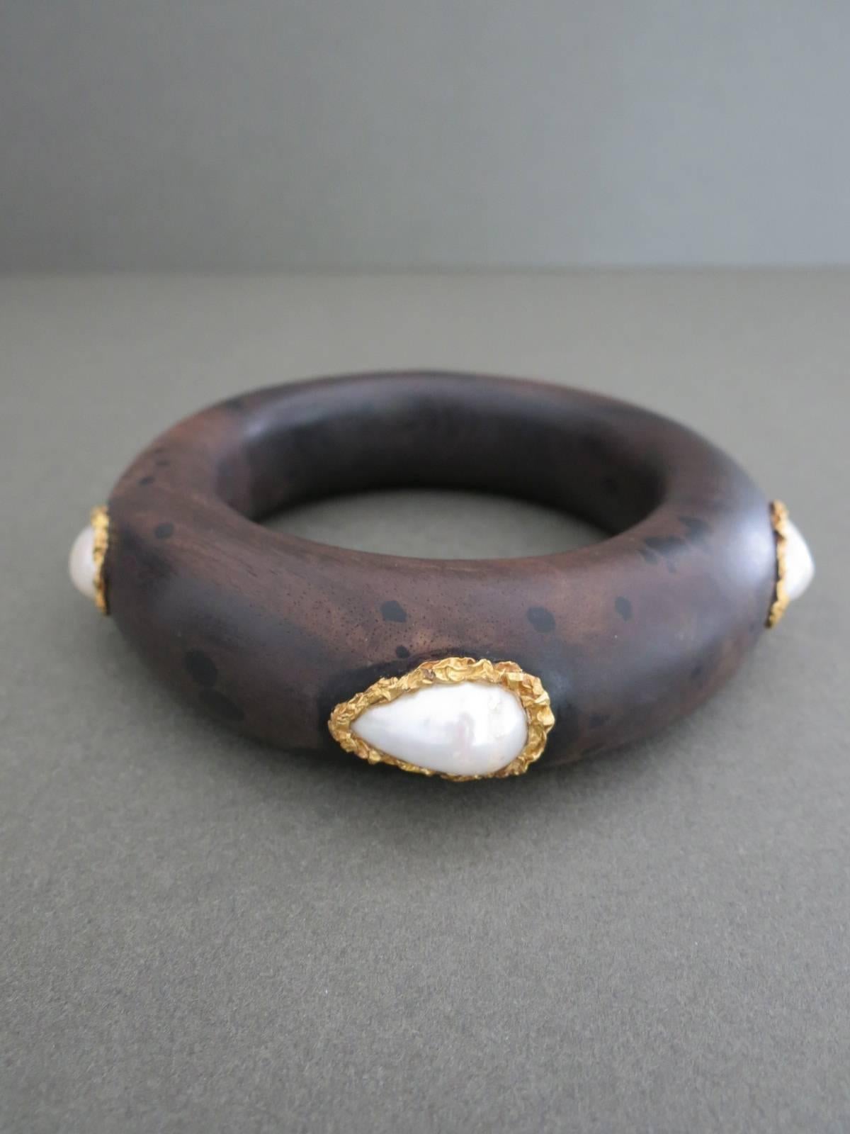 24ct 24k Gold Baroque Pearl Ebony Large Cuff Bangle In Good Condition In Hove, GB