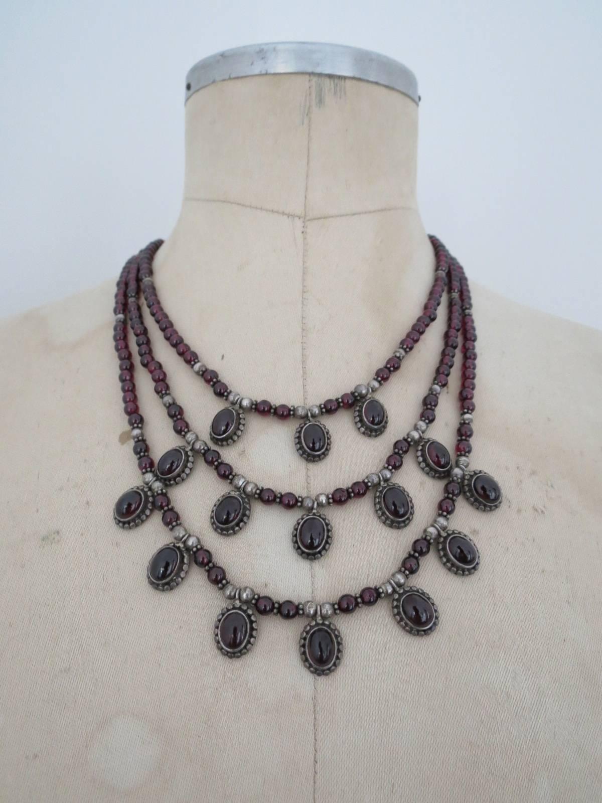 Vintage Sterling Silver Garnet Multi Strand Necklace In Good Condition For Sale In Hove, GB