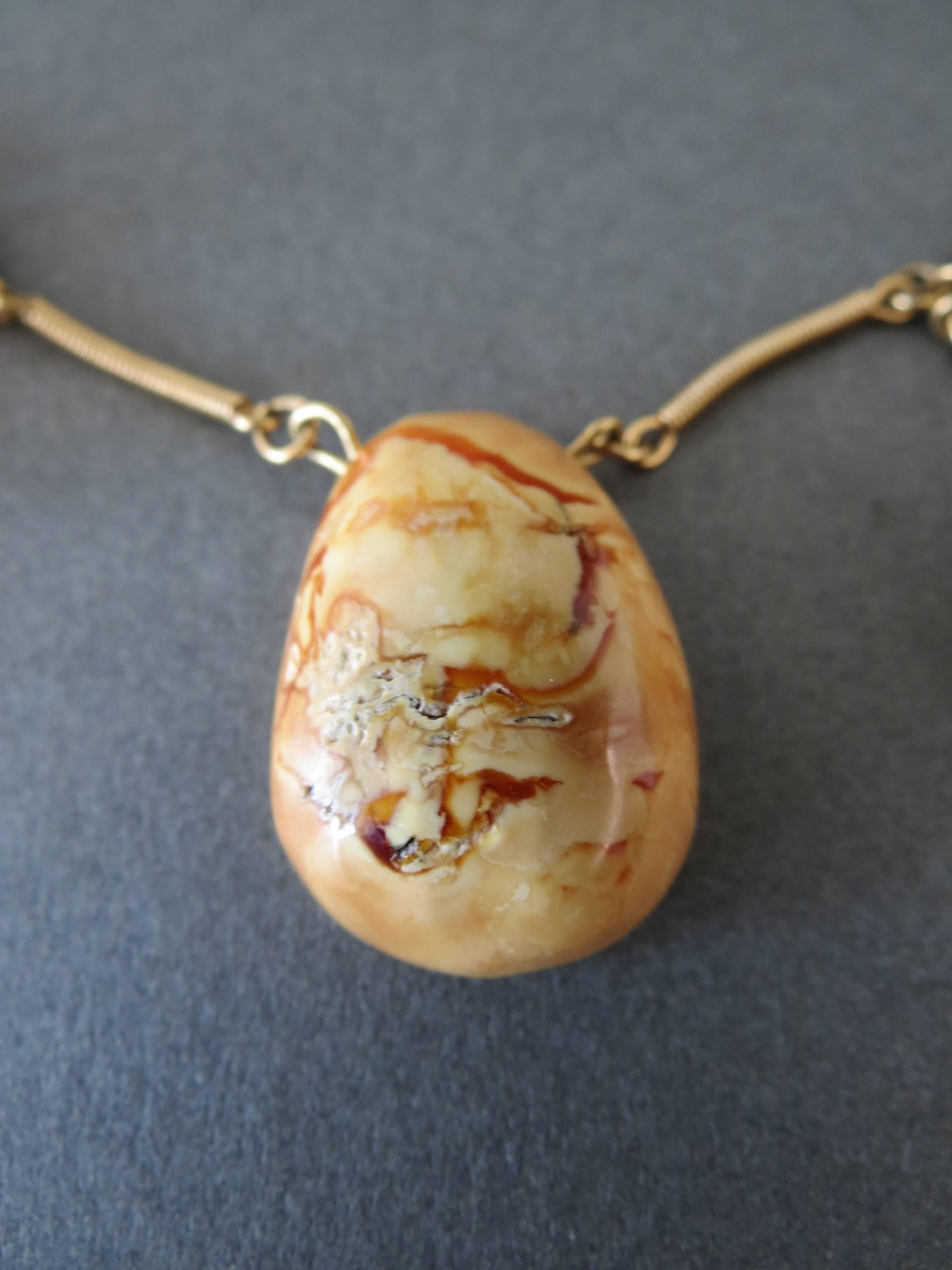 Vintage Natural Baltic Butterscotch Egg Yolk Amber Beads Necklace In Good Condition For Sale In Hove, GB