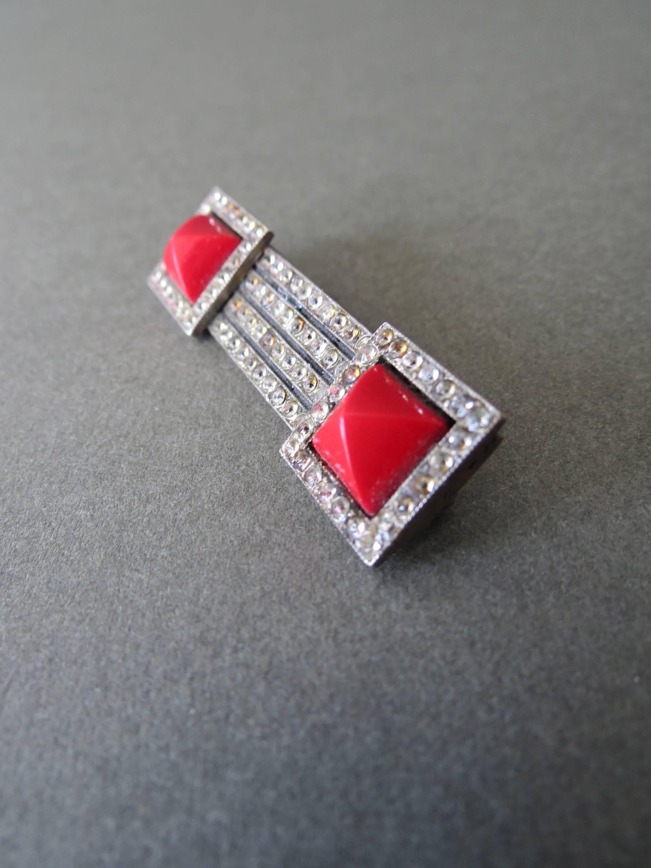 Vintage Art Deco Silver Paste Brooch  In Good Condition For Sale In Hove, GB