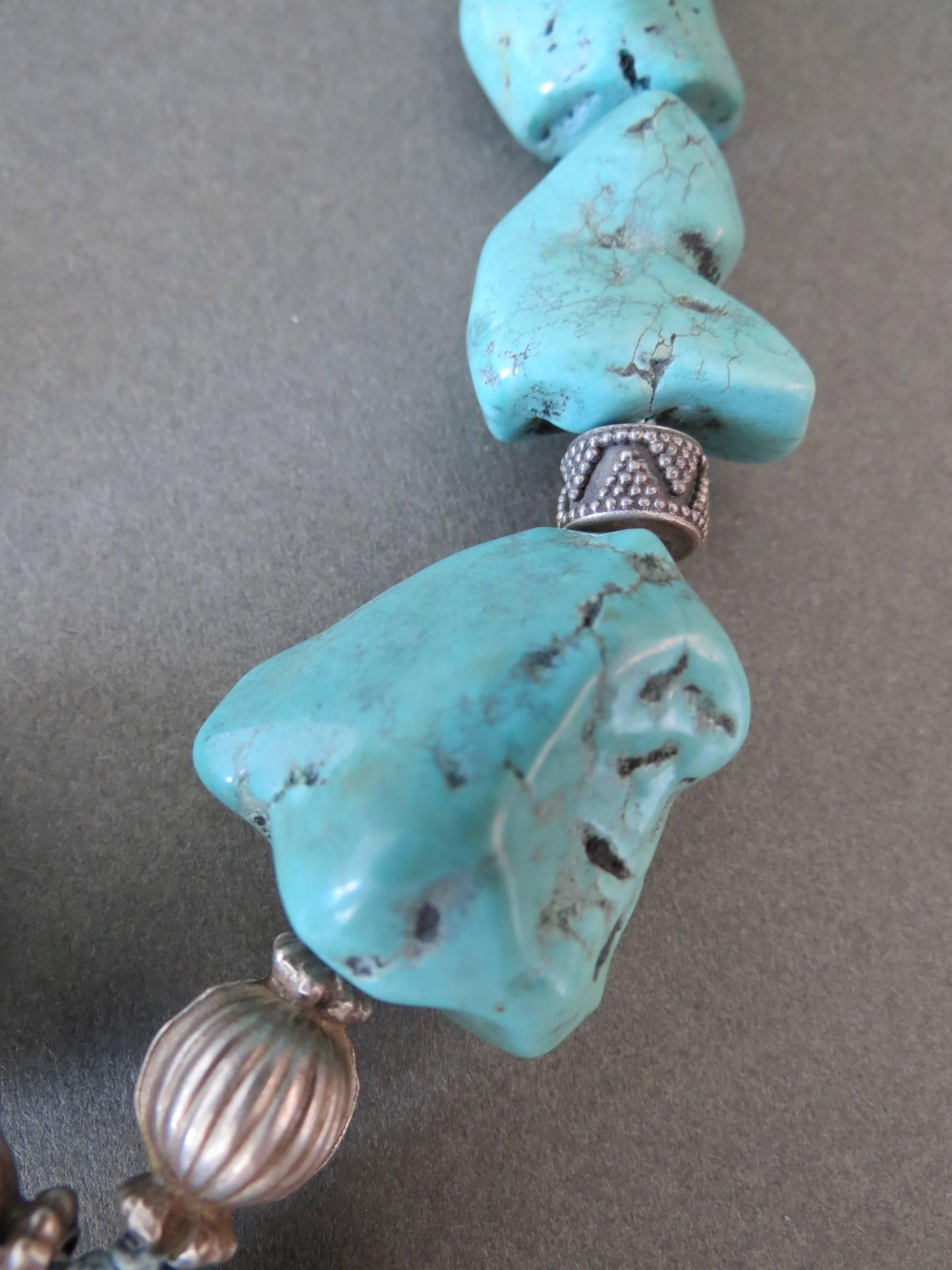 Vintage Turquoise Nugget Bead Necklace with Sterling Silver Details In Good Condition For Sale In Hove, GB