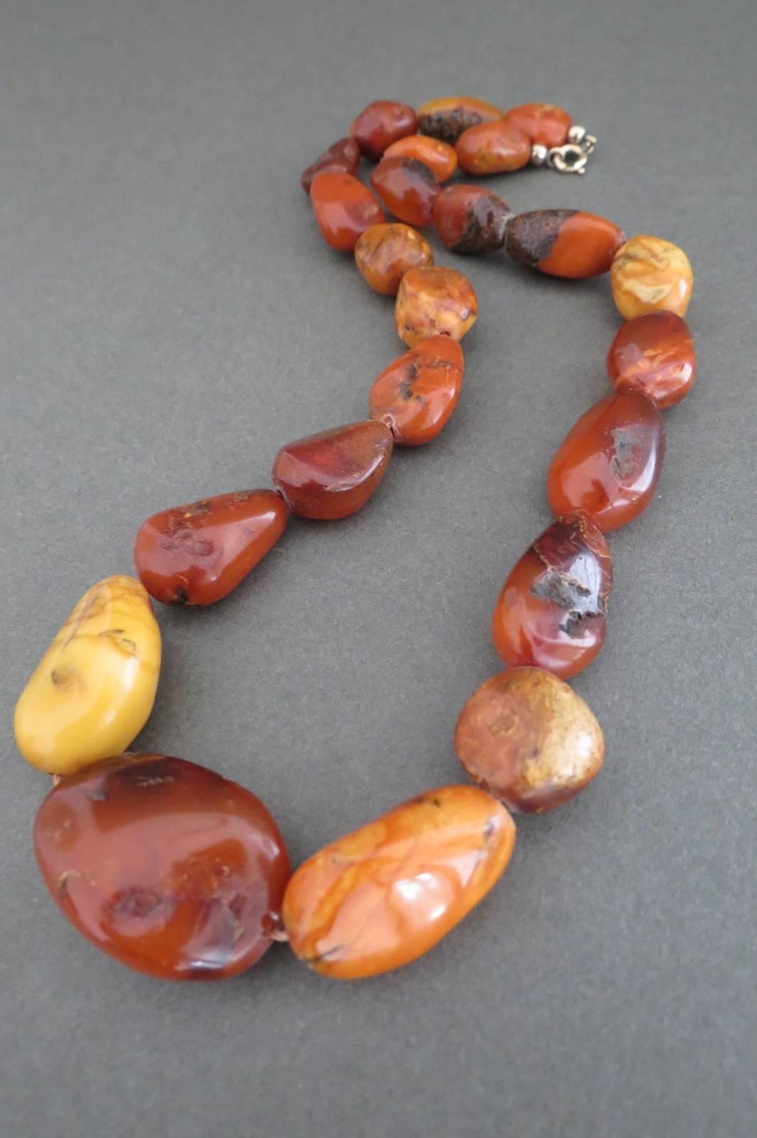 Vintage Baltic Butterscotch Egg Yolk Amber Bead Large Necklace In Good Condition In Hove, GB