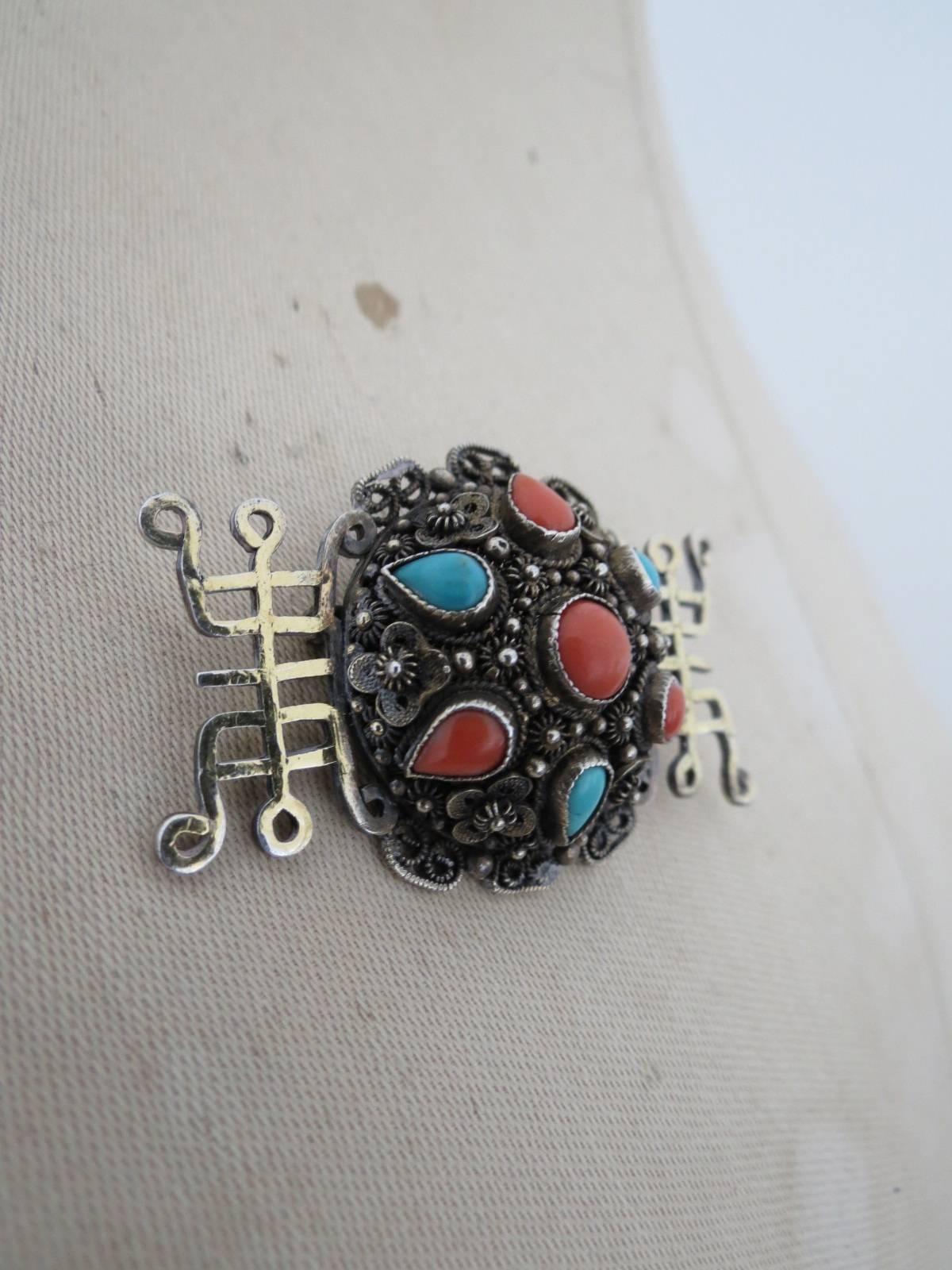Vintage Chinese Silver Salmon Coral Turquoise Brooch   In Good Condition For Sale In Hove, GB