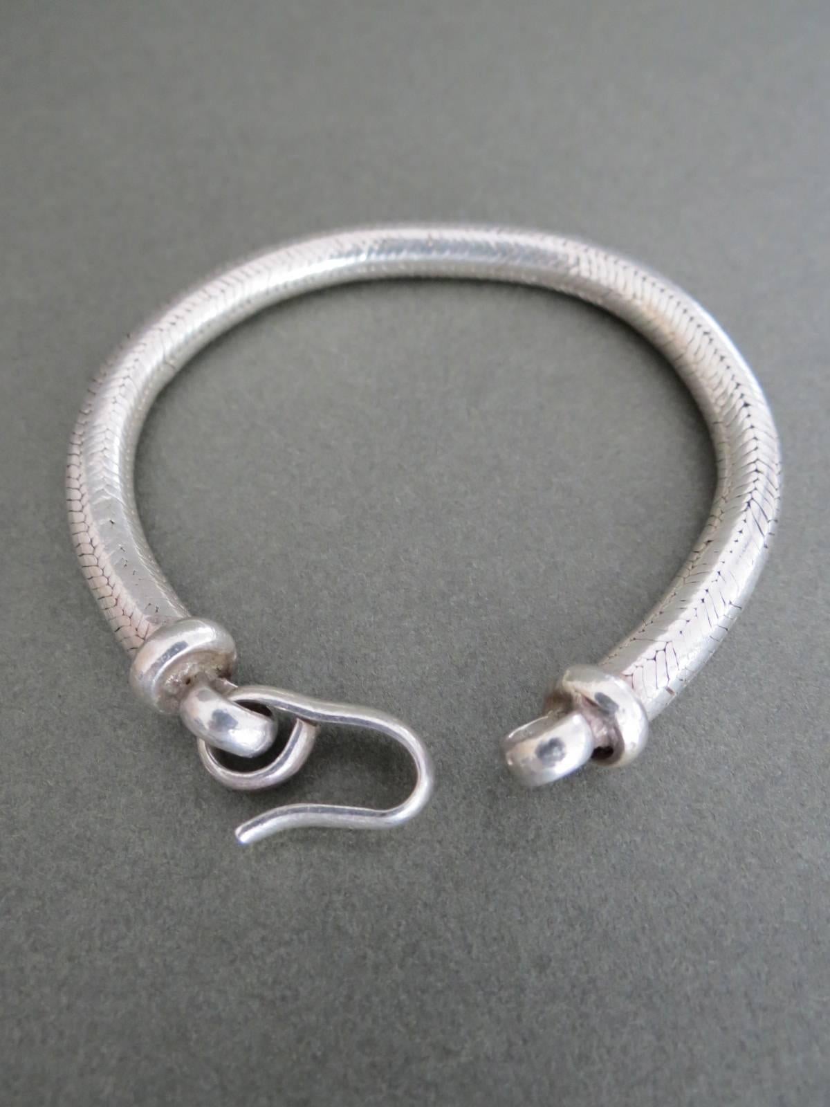 This is lovely Danish silver snakeskin large bracelet.
Item Specifics
Length: 19cm (approx 7.50