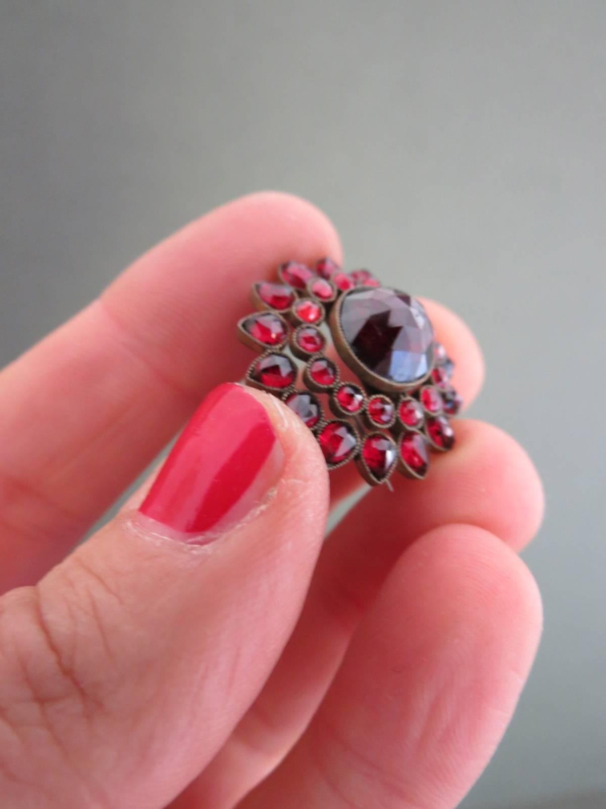 Victorian Bohemian Garnet Star Brooch Czech In Good Condition For Sale In Hove, GB