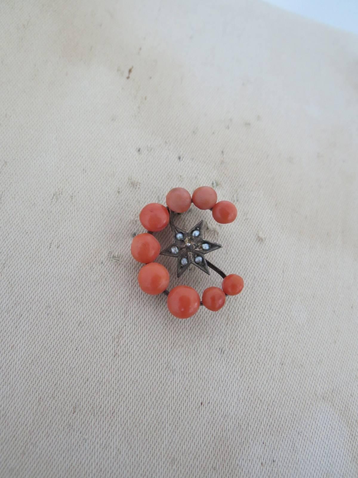 Victorian Silver Crescent Moon Star Coral Seed Pearl Brooch In Good Condition In Hove, GB