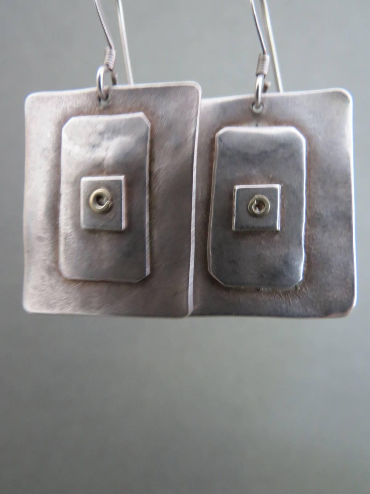 This vintage set of silver earrings would be lovely addition to your collection.
Item Specifics
Height: 4cm (approx 1.50