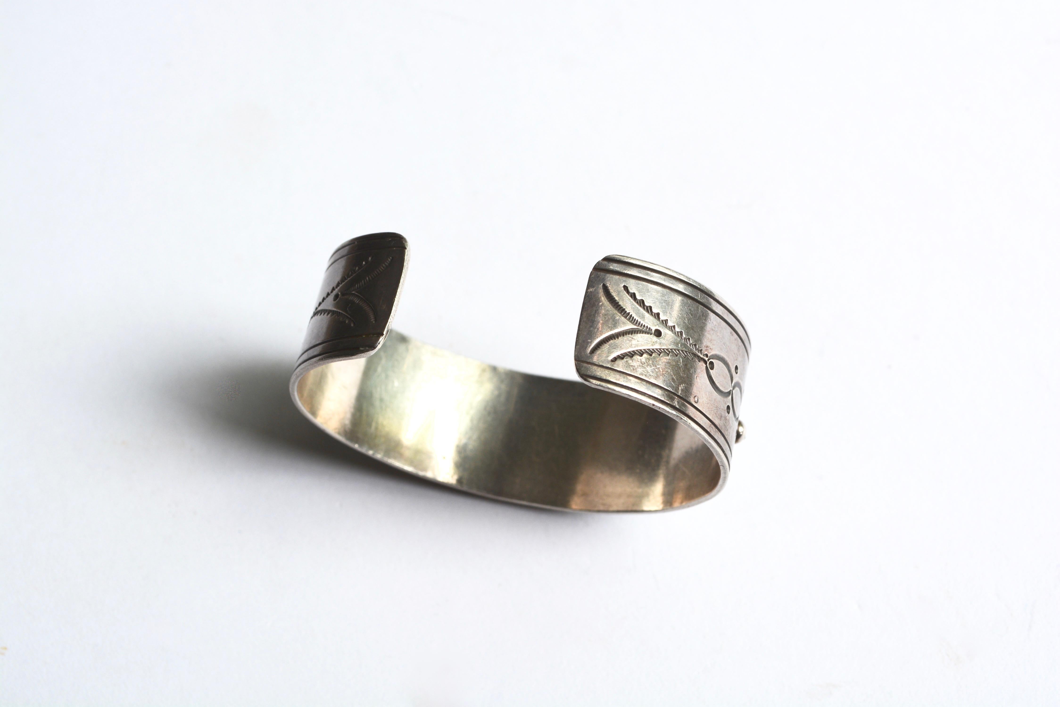 1940s Navajo bracelet/ cuff In Good Condition For Sale In Litchfield County, CT