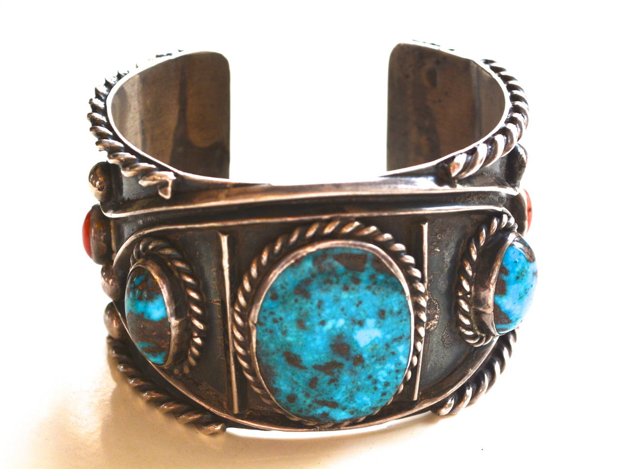Navajo Coral and Turquoise Cuff In Excellent Condition In Litchfield County, CT