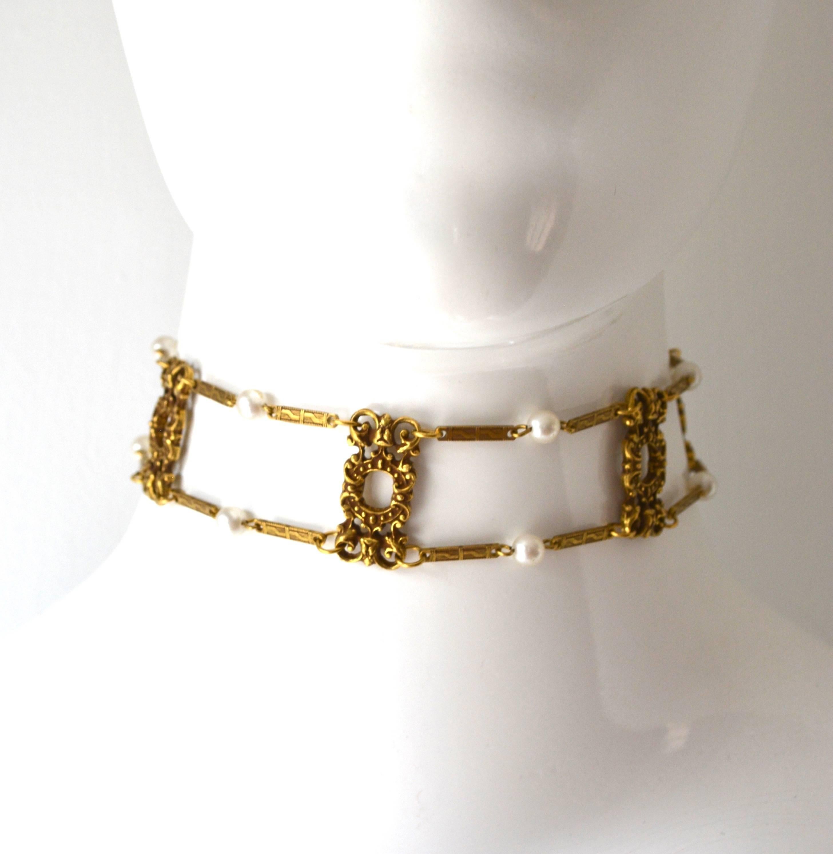 1960s Victorian Revival Collar In Excellent Condition For Sale In Litchfield County, CT