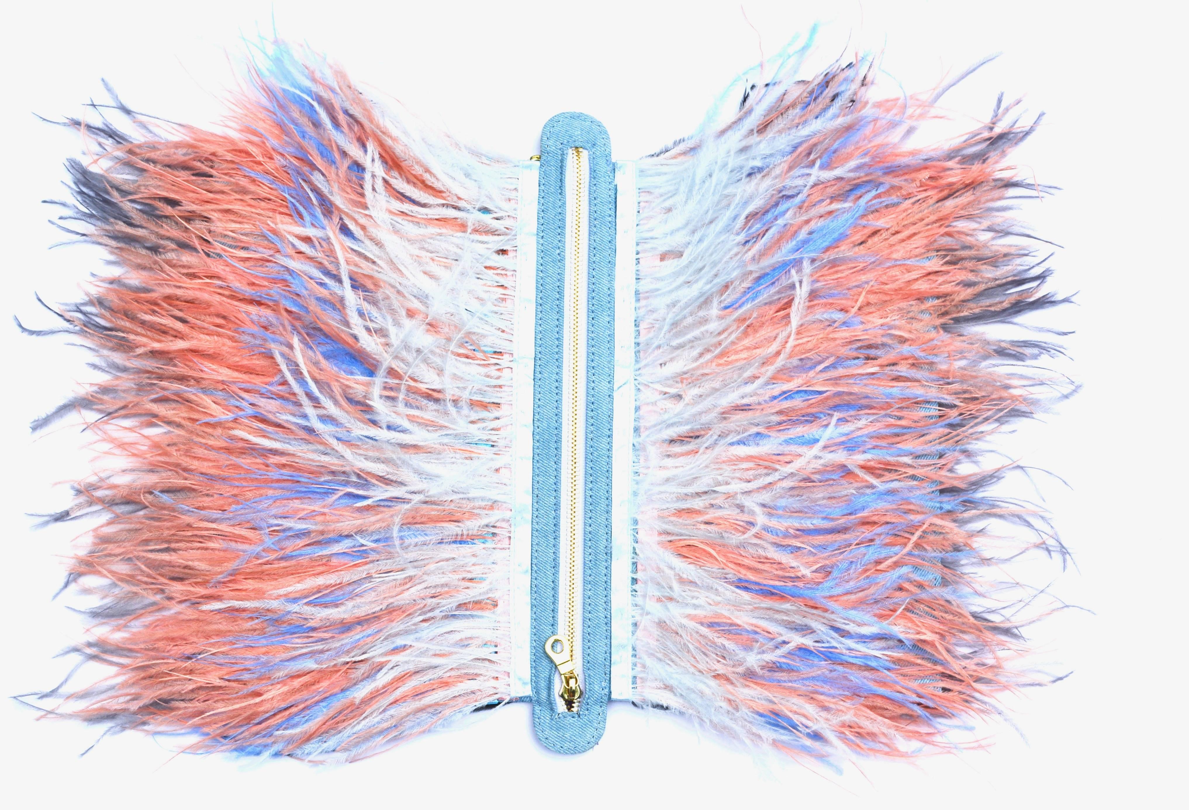 Ombre Feather Flip Clutch In New Condition In Litchfield County, CT