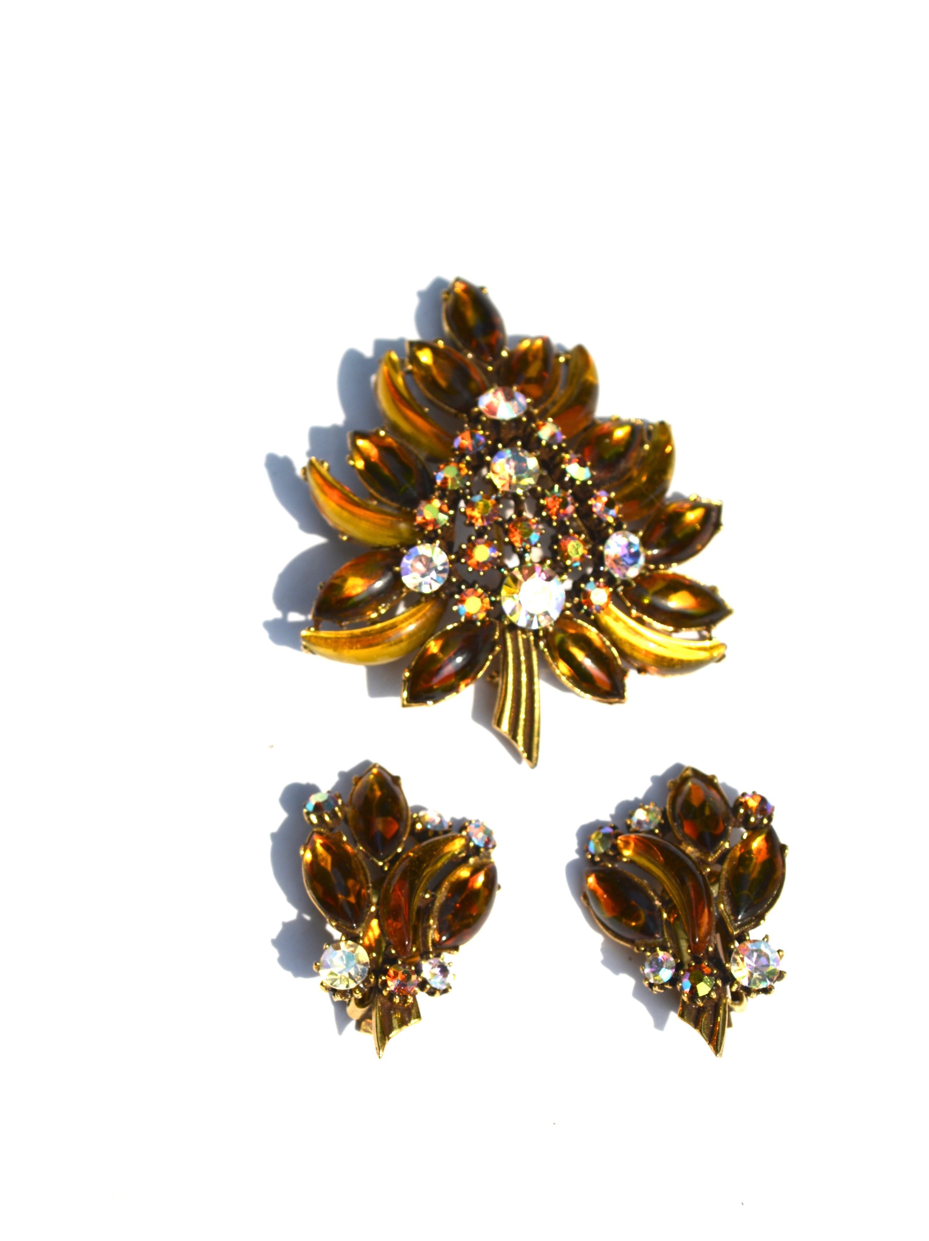 Florenza Brooch, 1960s  In Excellent Condition For Sale In Litchfield County, CT