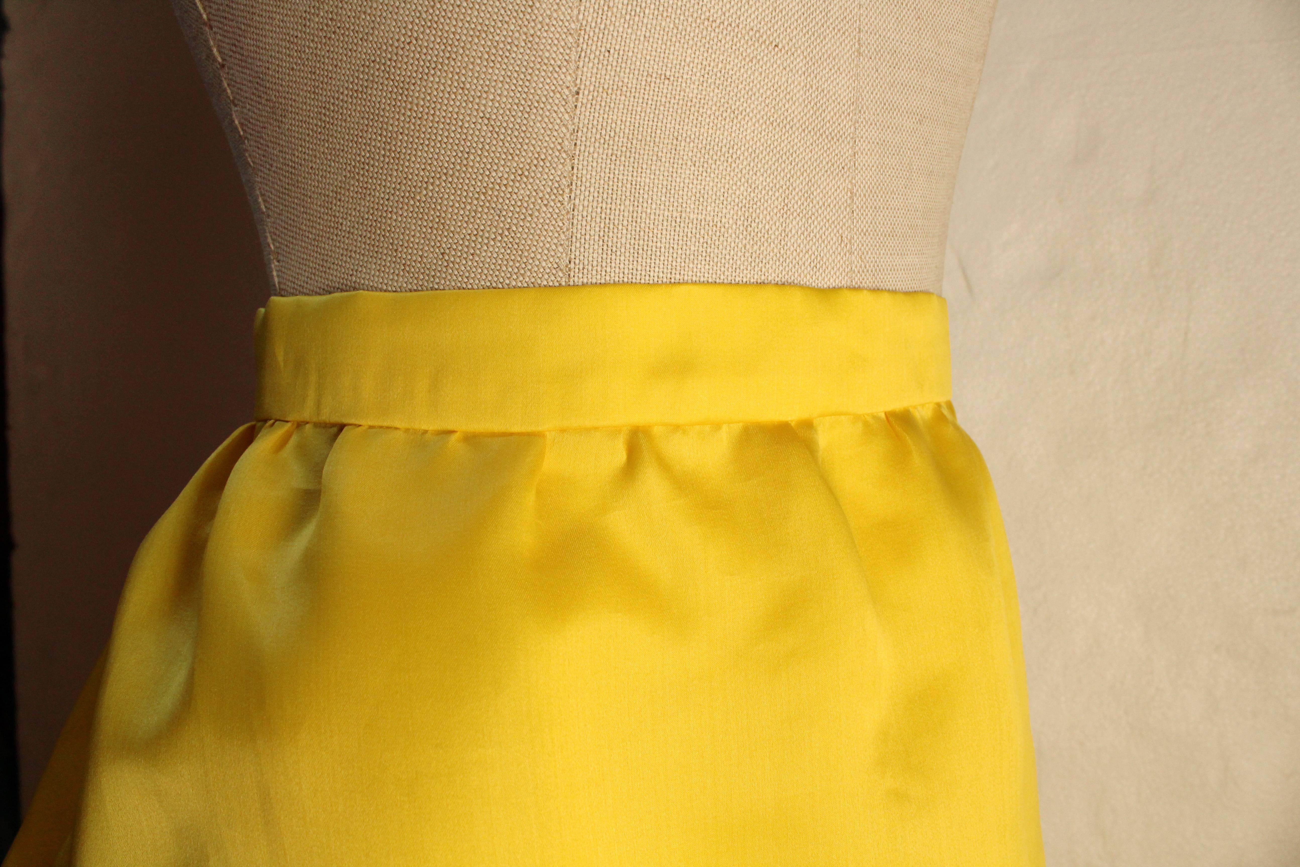 Balenciaga Le Dix Yellow Silk Skirt In Good Condition In Lugo (RA), IT