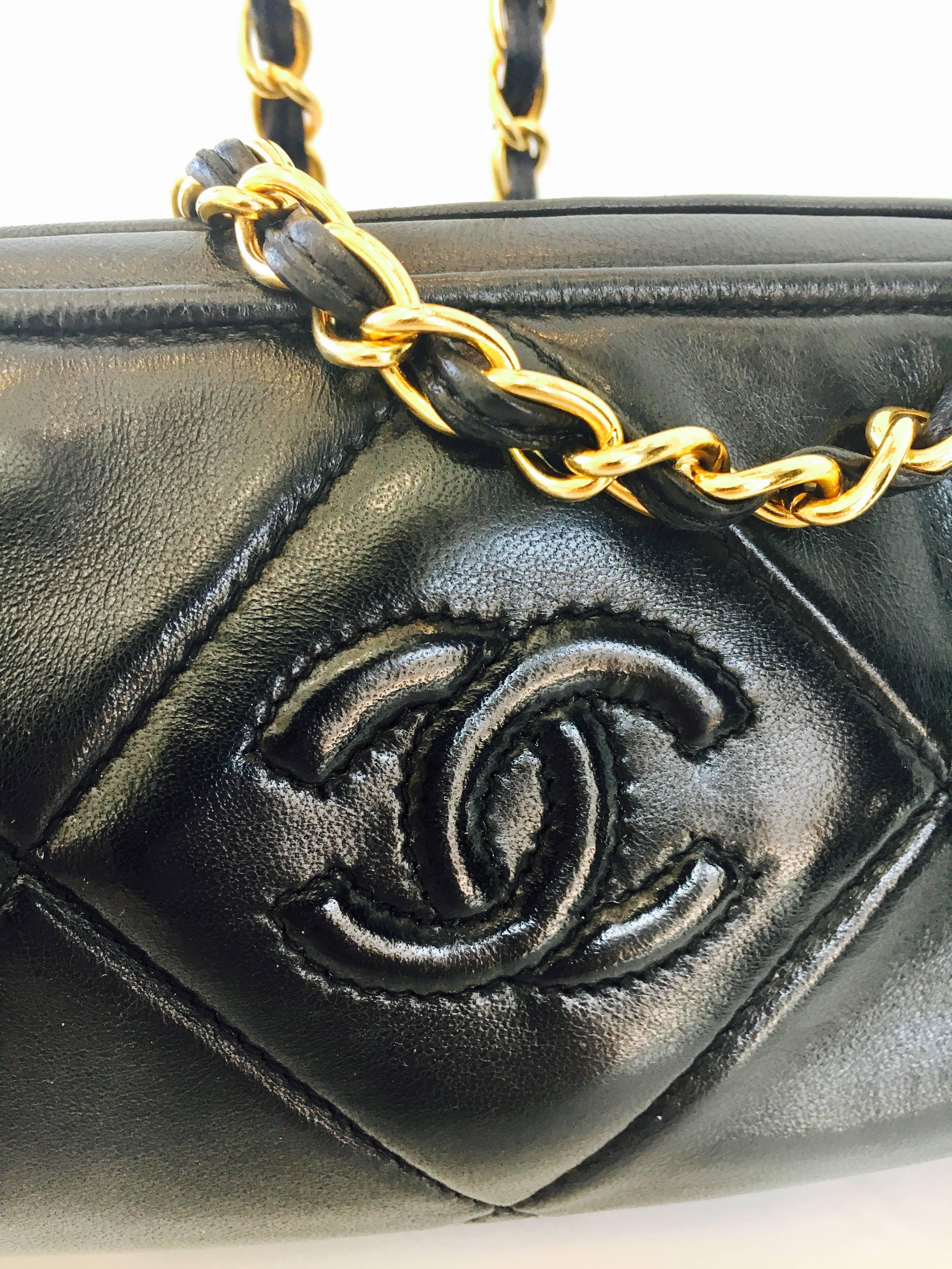 1980's Chanel Bombolino Black Patent Leather Shouldbag 2