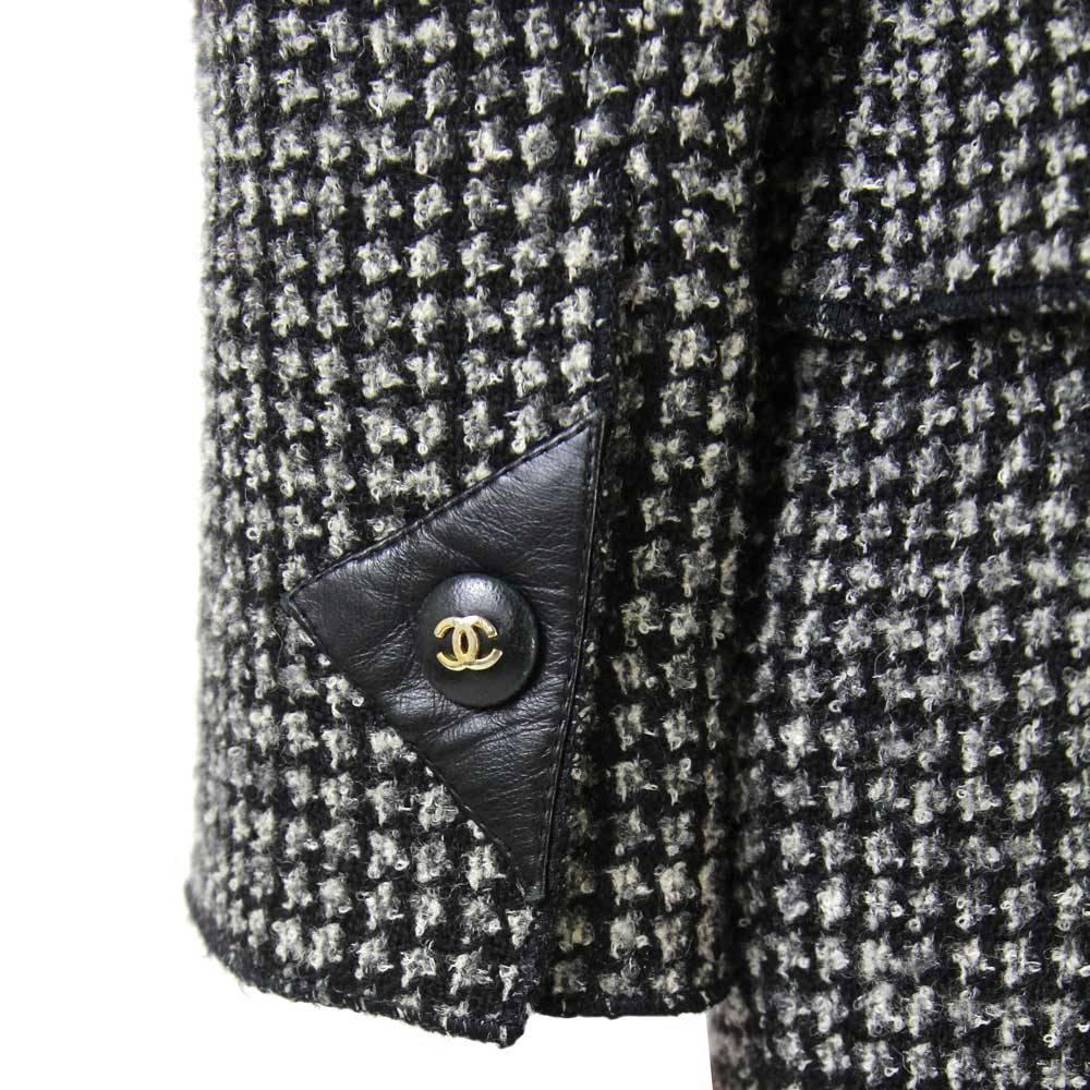 1980s Chanel Houndstooth Wool Suit In Good Condition In Lugo (RA), IT