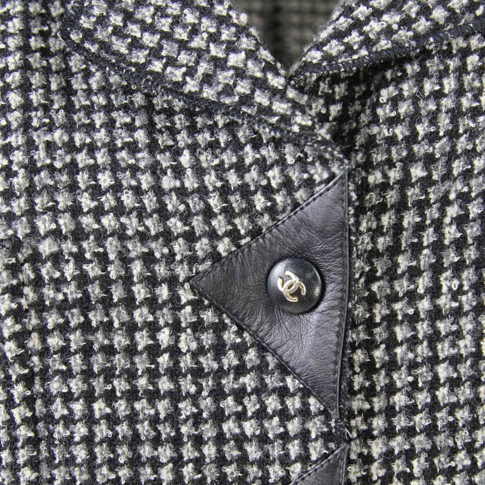 1980s Chanel Houndstooth Wool Suit 2