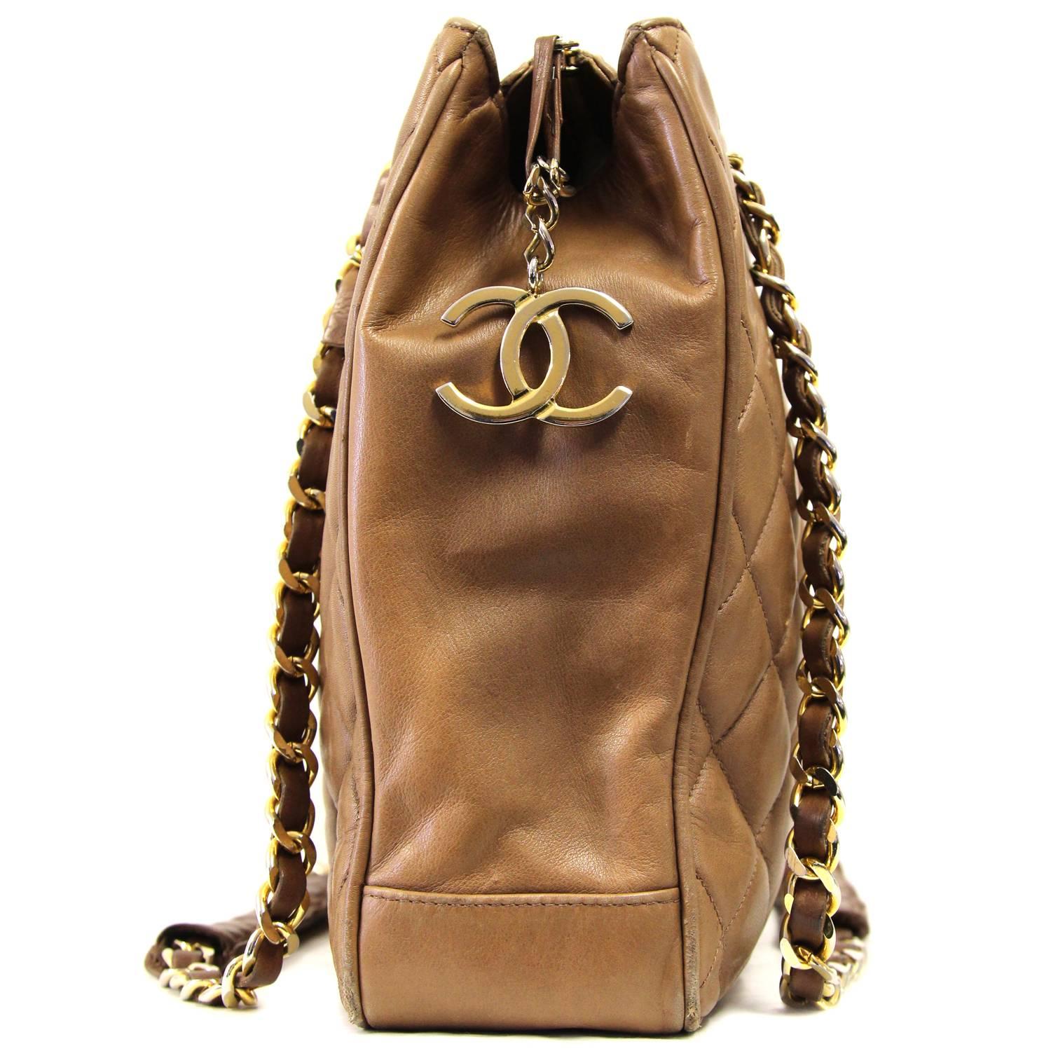 1990s Chanel Brown Leather Matelassé Bag In Good Condition In Lugo (RA), IT
