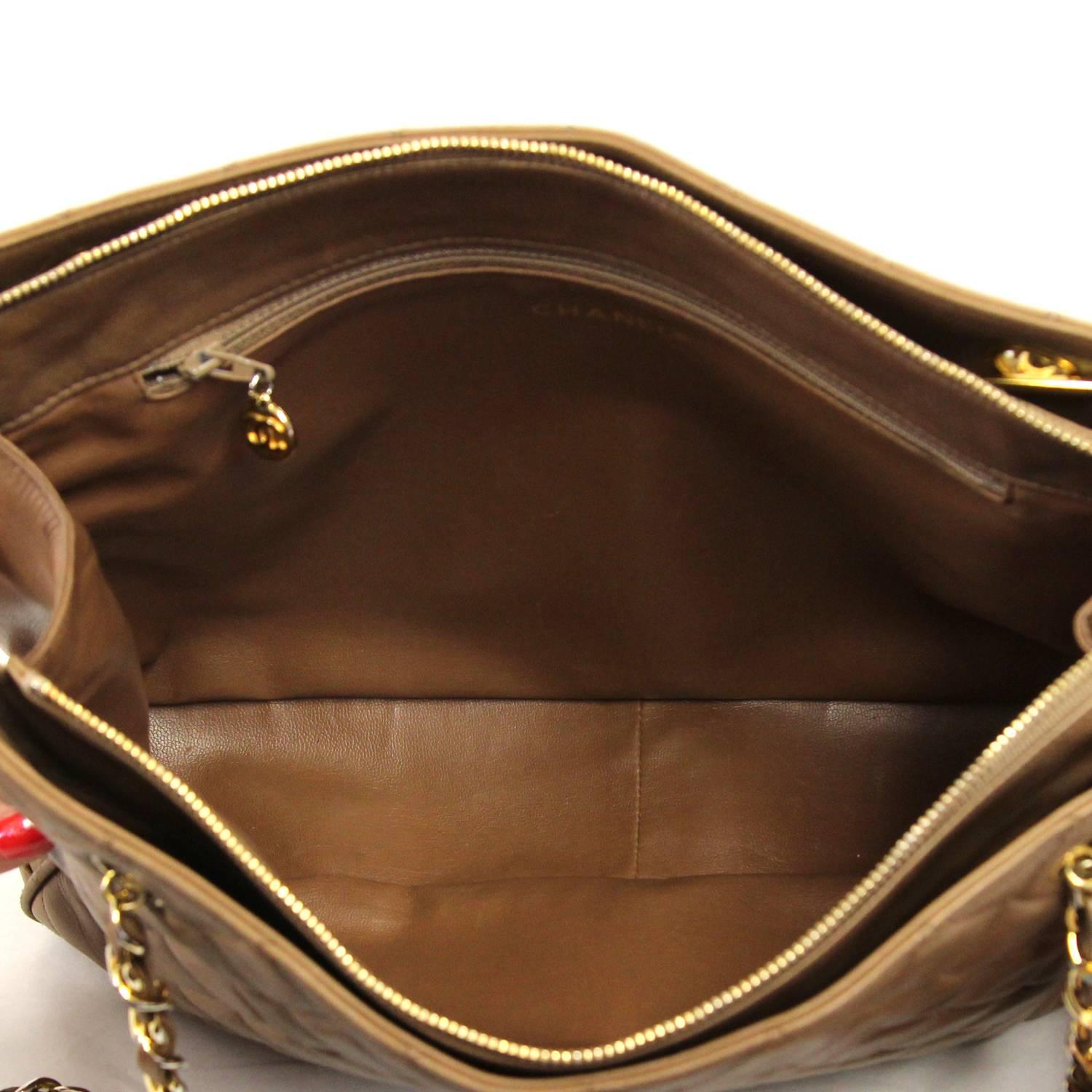 Women's 1990s Chanel Brown Leather Matelassé Bag