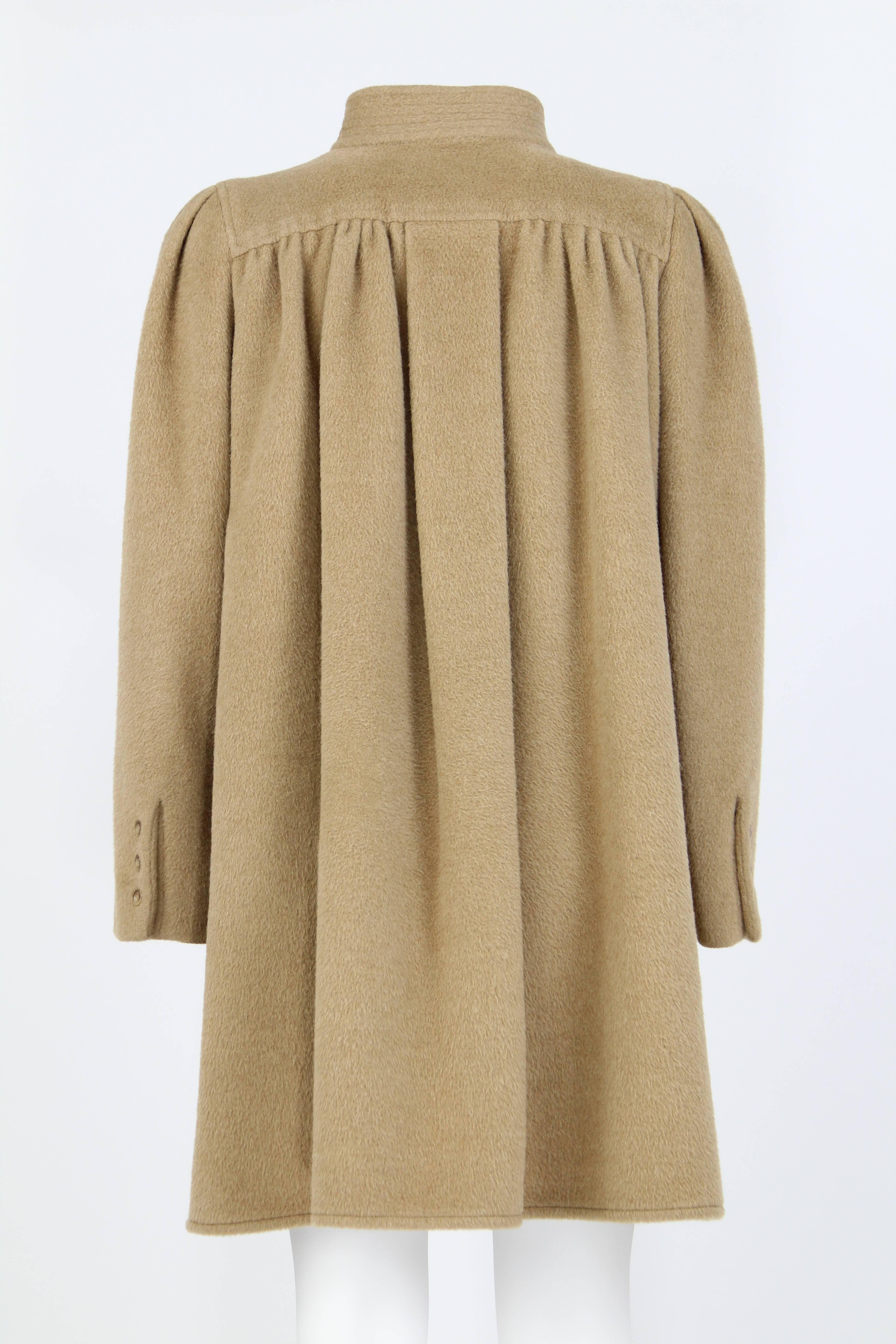 1980s Valentino beige wool Coat In Good Condition In Lugo (RA), IT
