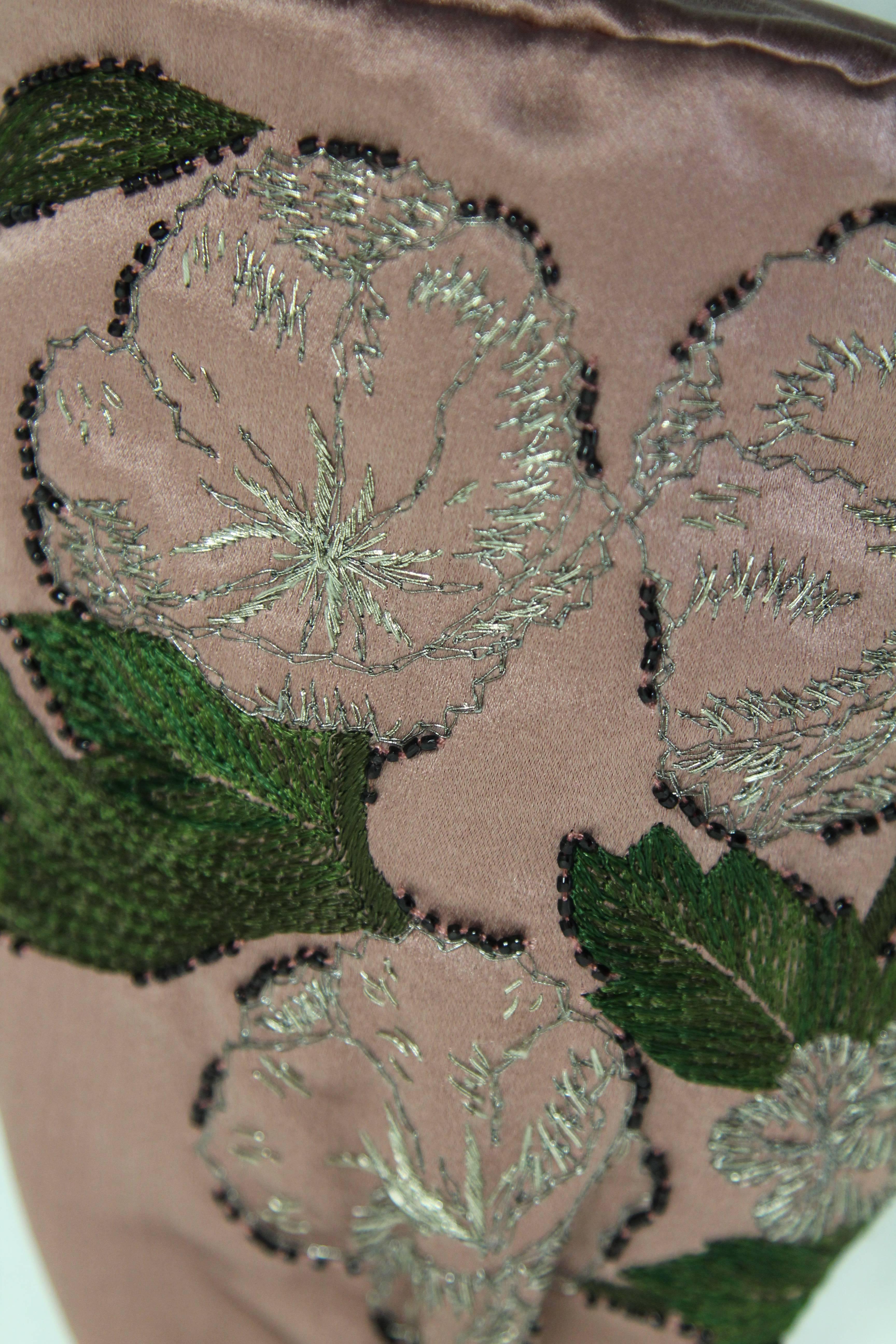 Women's 2000s Valentino Embroidered Pink Silk Clutch 
