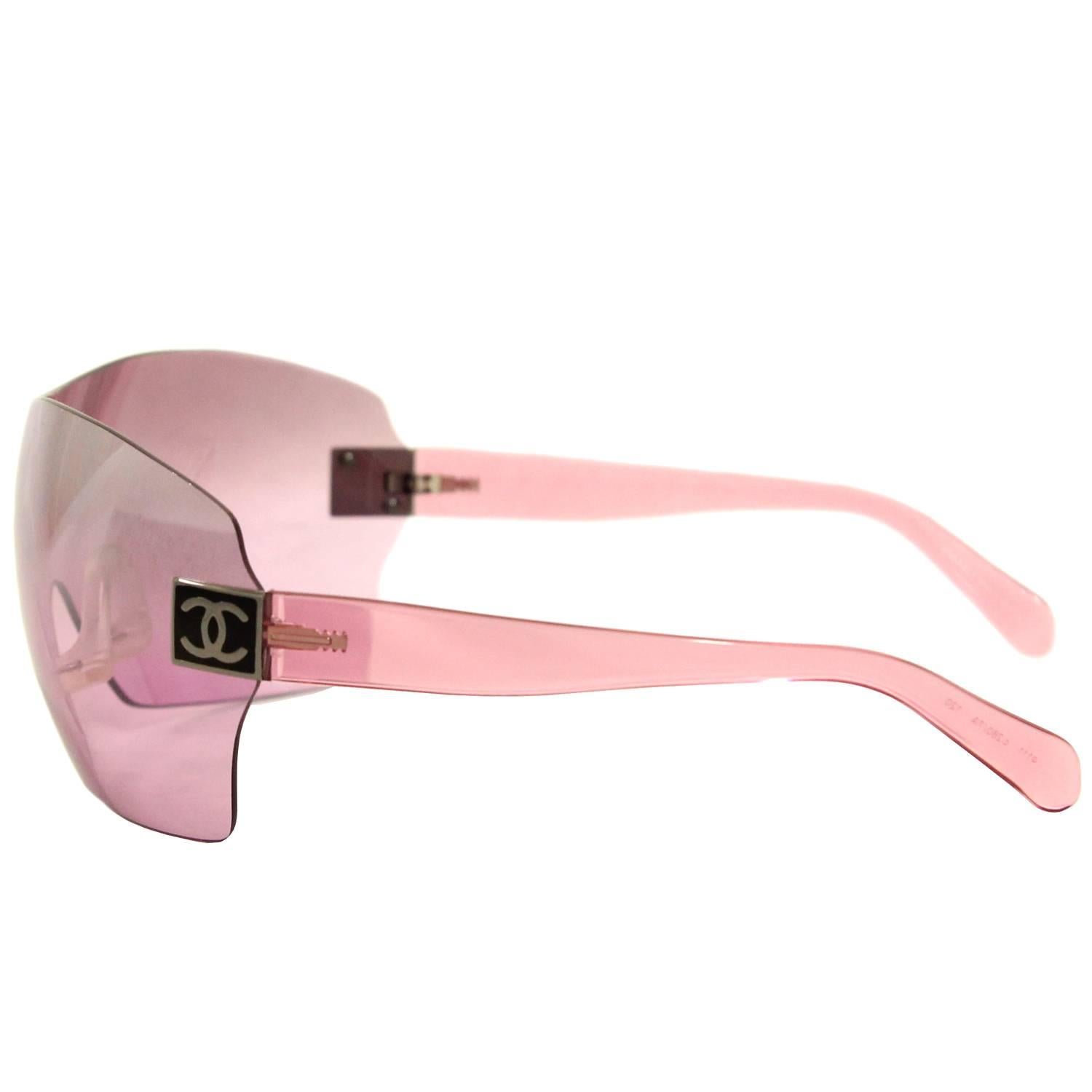 2000s pink sunglasses