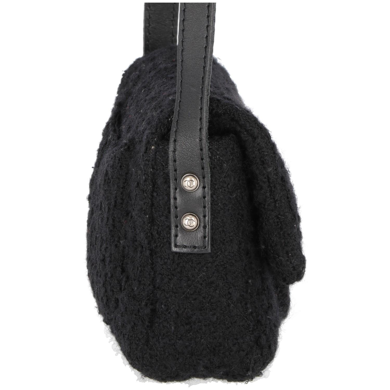 2008-2009s Chanel Black Tweed Vintage Bag In Good Condition In Lugo (RA), IT