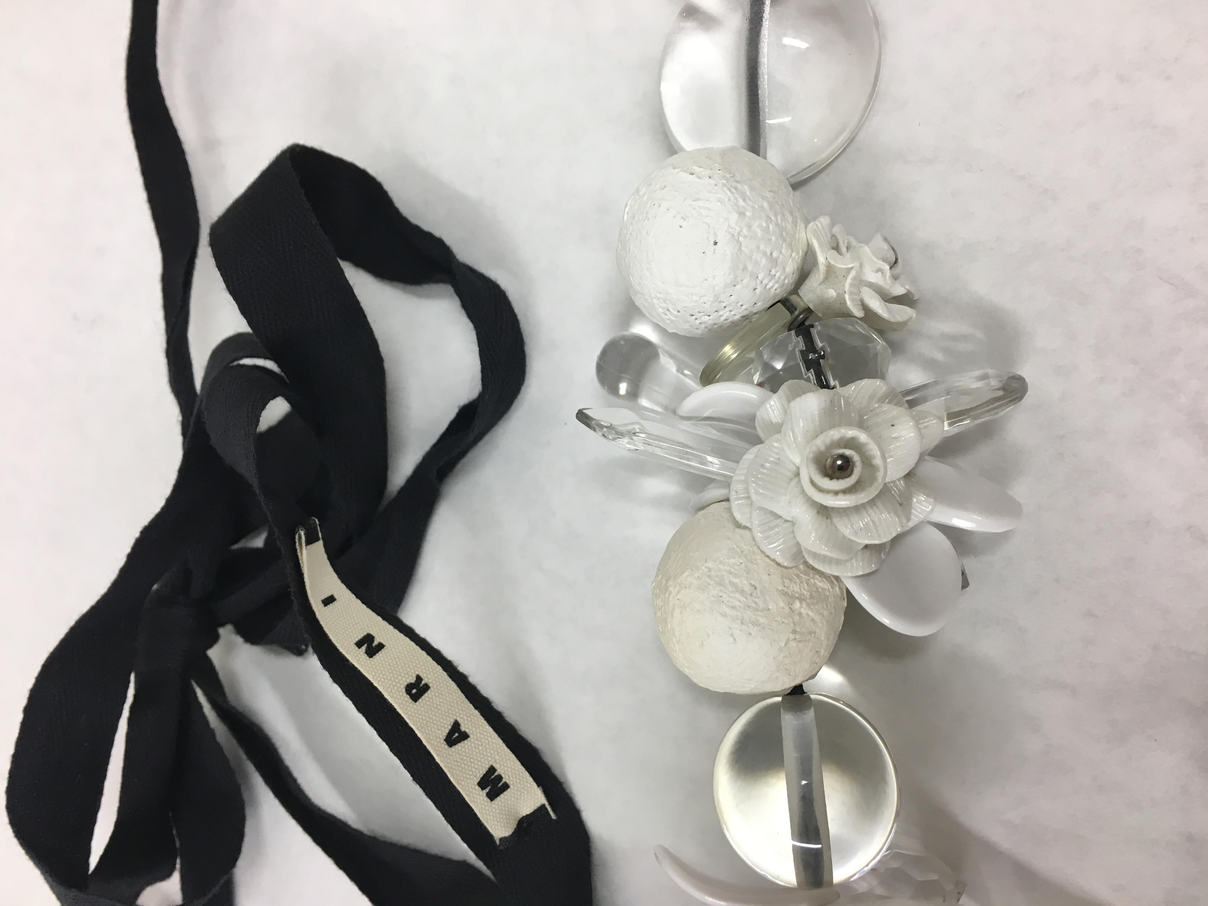 Marni white Flowers Necklace 2