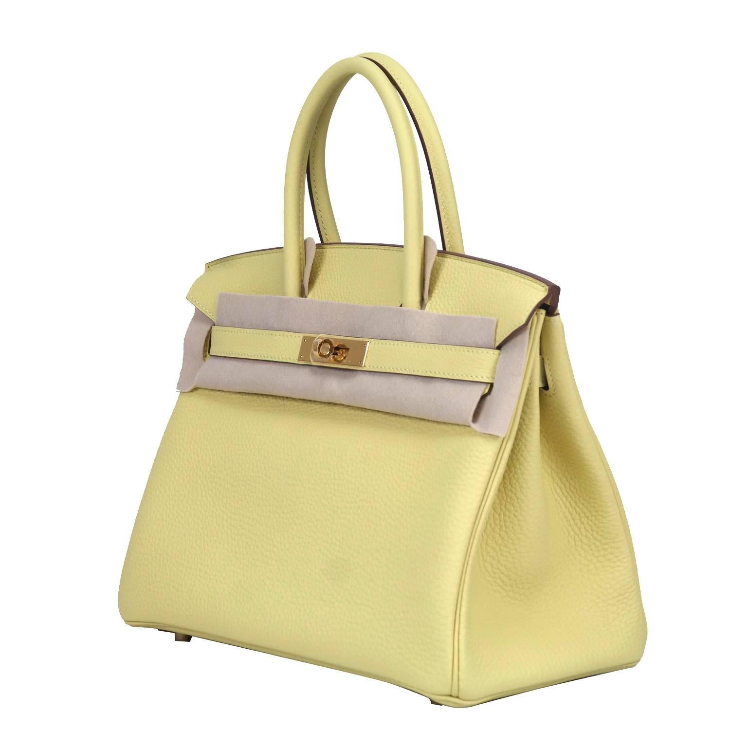 Hermes Handbag Birkin 30 1Z Jaune Poussin Togo  Leather Gold Hardware 2016.

Bought it in Hermes store2016.

Pre-owned and never used.

Model: BIRKIN

Dimension: 30cm width x 22cm height x 16cm length.

Leather: Togo.

Color: 1Z Jaune