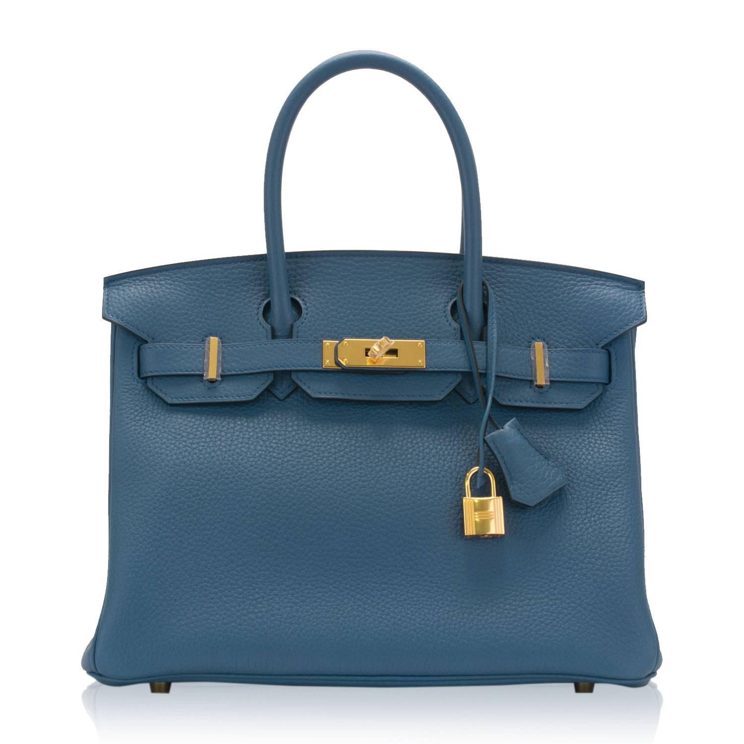 Hermes Birkin 30 T. Clemence Leather R2 Blue Agate NEW COLOR Gold Hardware 2016

Bought it in Hermes store in 2016.

Pre-owned and never used

Model:  Birkin

Dimension:  30cm width x 22cm height x 16cm length.

Color: R2 Blue Agate, NEW