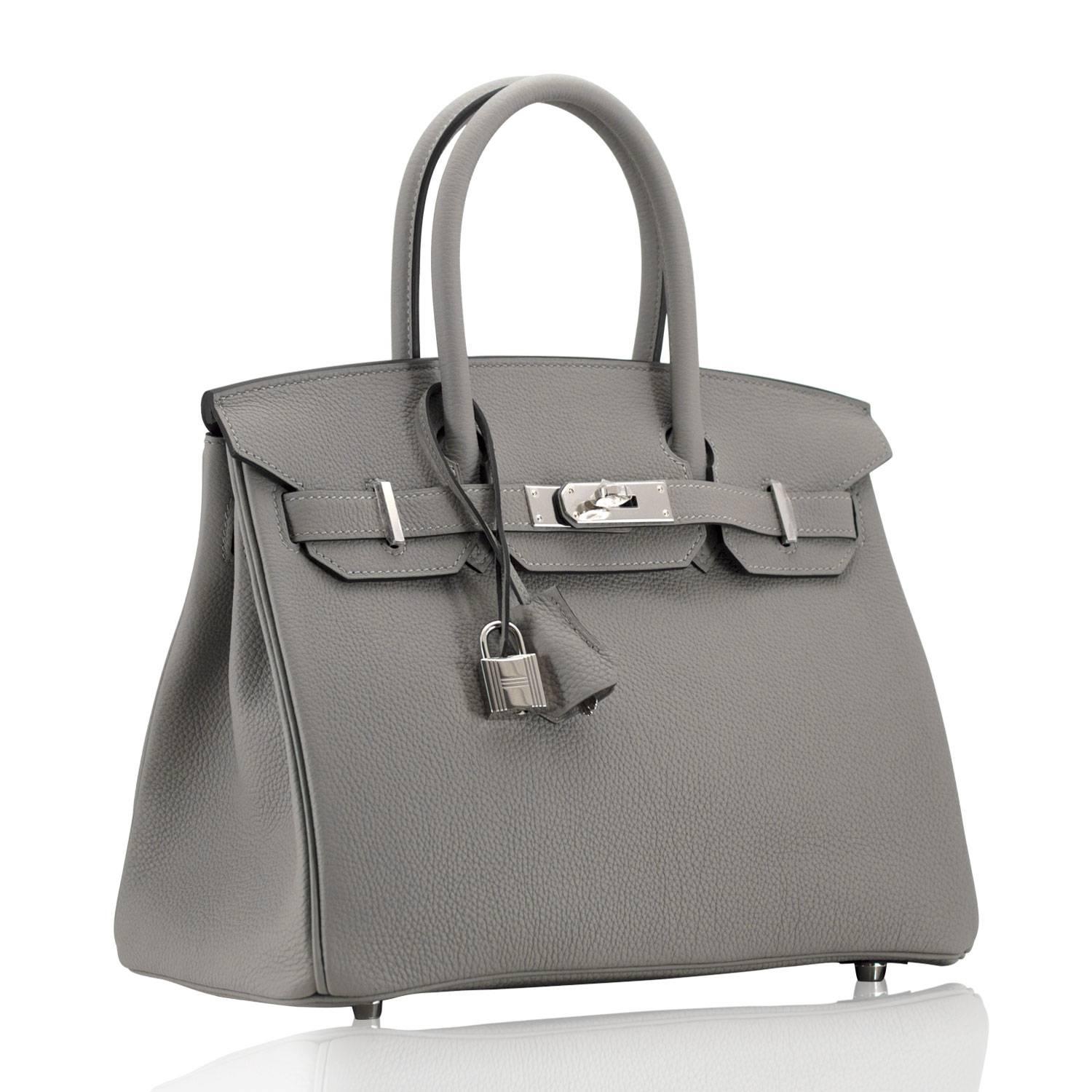 Hermes Handbag Birkin 30 Togo Leather 4Z Gris Mouette Color Palladium Hardware 2016

Pre-owned and never used.

Bought it in Hermes store in 2016.

Composition: Leather.

Model: Birkin.

Size: 30cm width x 22cm height x 16cm