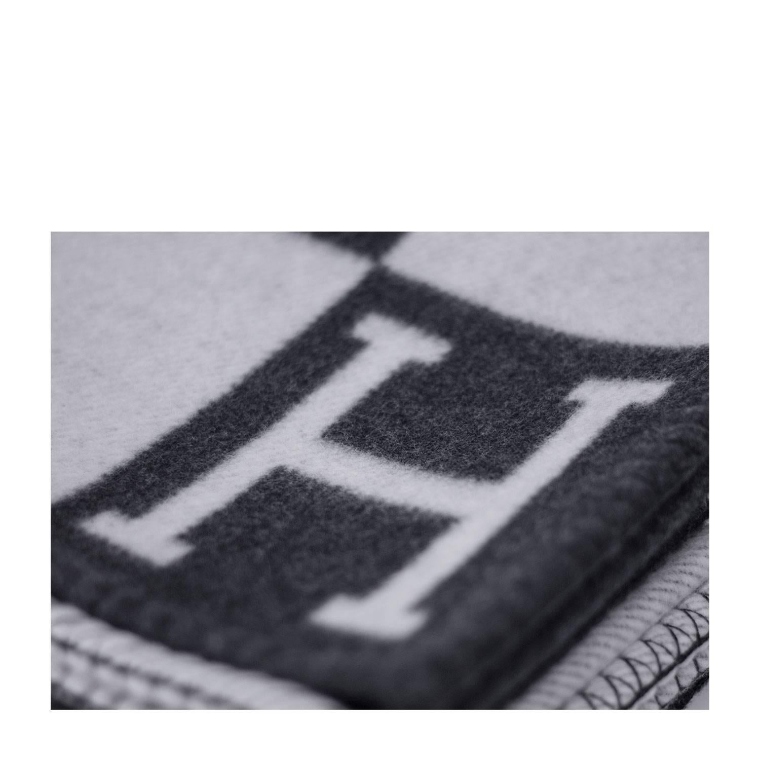 Hermes Avalon Blanket Cocuch Ecru / Dark Gray Color 90% Wool/10% Cachemire 2017 3