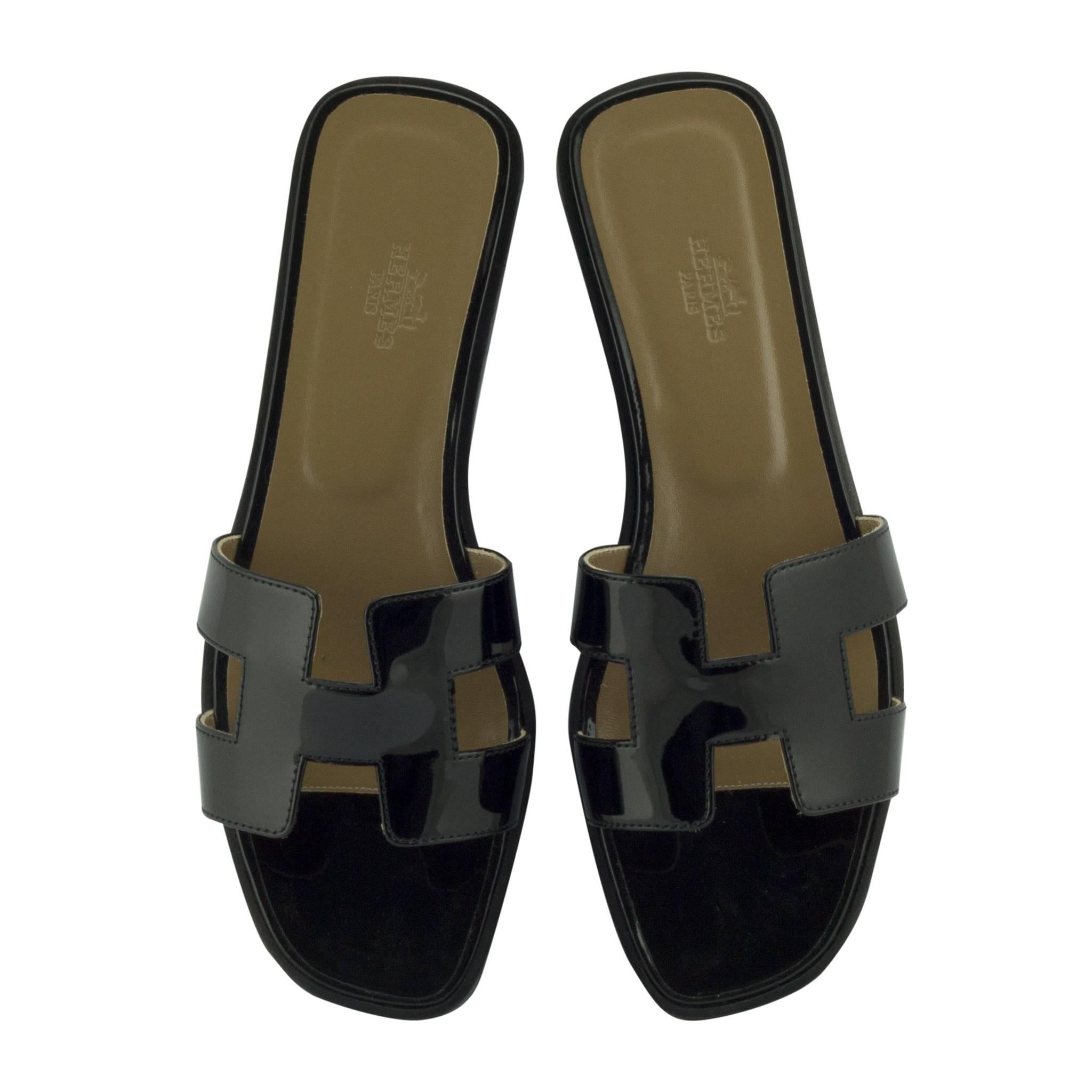 Hermes Woman Sandales "Oran" Patent Leather Black Color 8 Size For Sale