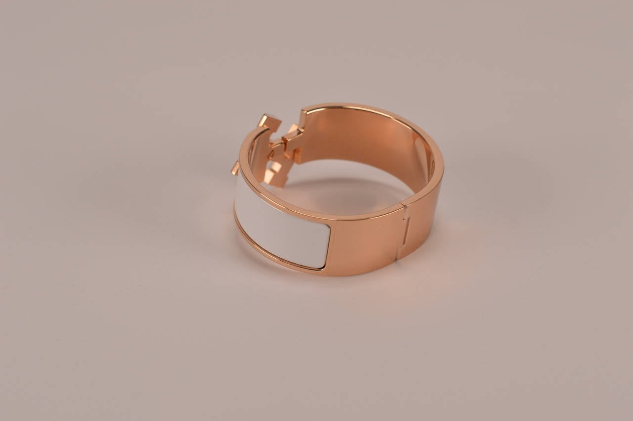 Hermes Bracelet Clic H 2 cm Height. Email imprime. Ore Rose Imprime Blanc.