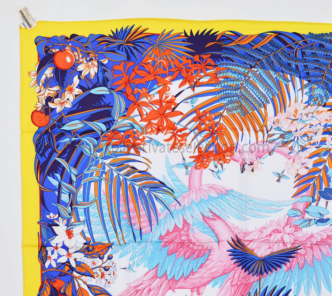 Hermes Carre Twill 100% Silk FLAMINGO PARTY  Yellow Blue White 2015.

Bought it in hermès store in 2015.

Size; 90X90 Cm.

Model; FLAMINGO PARTY.

Color: Yellow, Blue, White.

Pre-owned and never used.

-Original Invoice.

-Insurance,