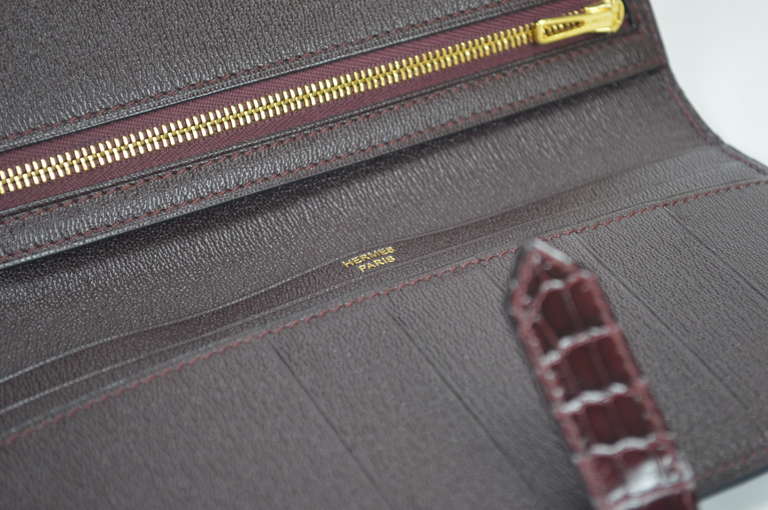 Hermès Alligator Bearn Wallet Bordeaux Gold Hardware In New Condition In Miami, FL