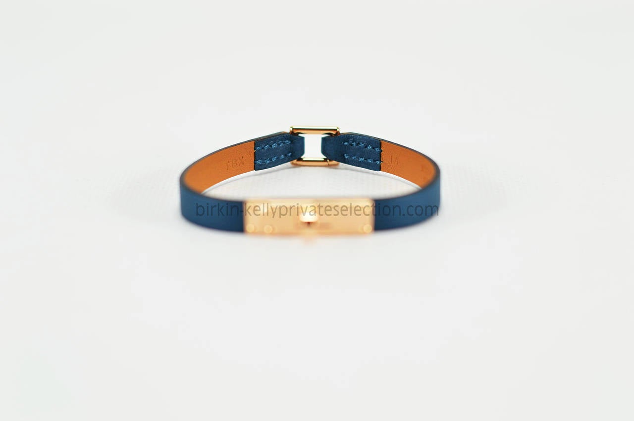 Hermes BRACELET MICRO KELLY SWIFT COLVERT M GOLD Hardware 2015.

 Pre-owned and never used.

Bought it in herm store in 2015.

Size: M.

Color: Colvert.

Model: Bracelet micro kelly.

-Original Invoice.

-Shipment and Insurance