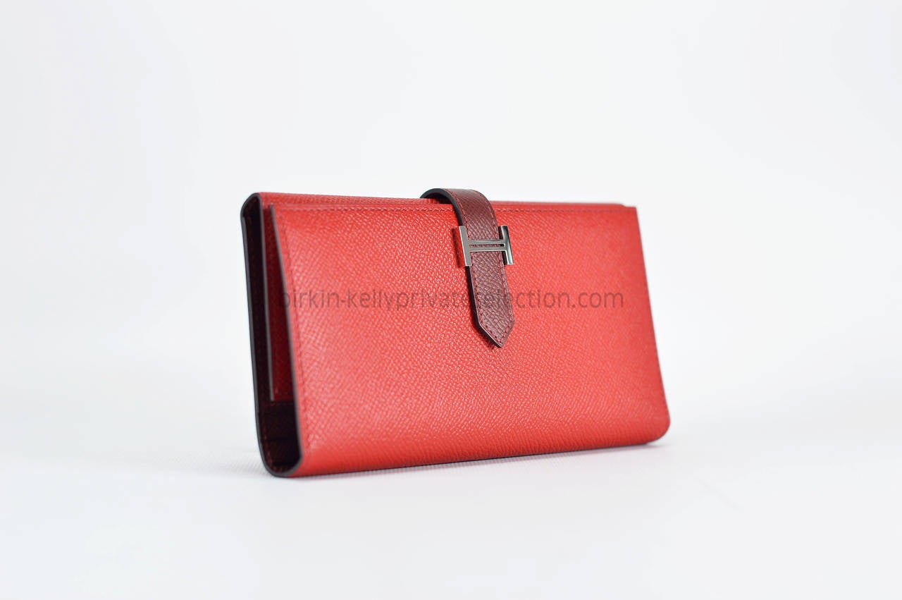 Hermes Wallet BEARN BICOLOR EPSOM RED CASAQUE RED H Palladium Hardware 2015.

Pre-owned and never used.

Bought it in Hermes store in 2015.

Color; ROUGE CASAQUE, ROUGE H.

Model; BEARN.

-Original Invoice.

-Shipment and Insurance, 100%