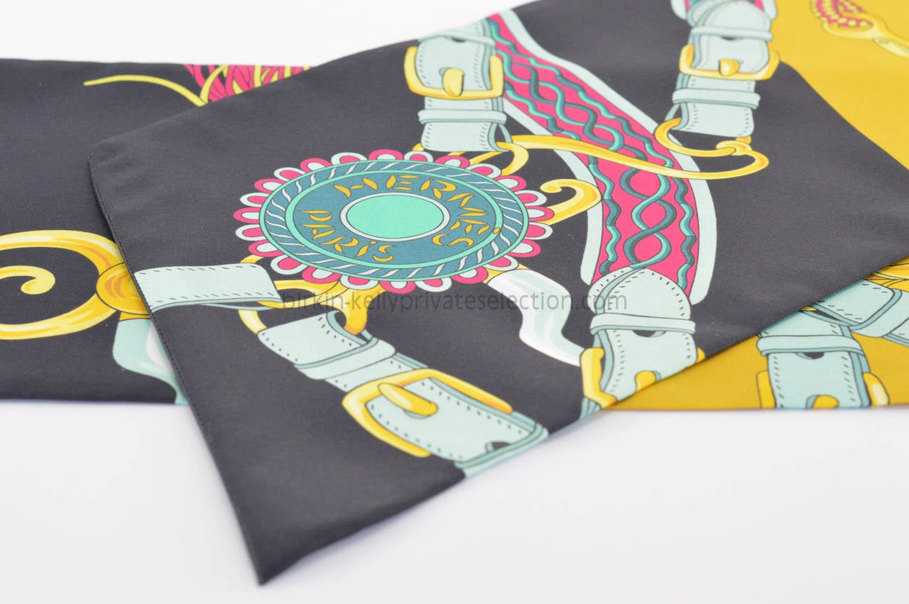 HERMES Maxi Twilly FESTIVAL DES AMAZONES Silk BLACK, GOLD, GREEN 2015. In New Condition In Miami, FL