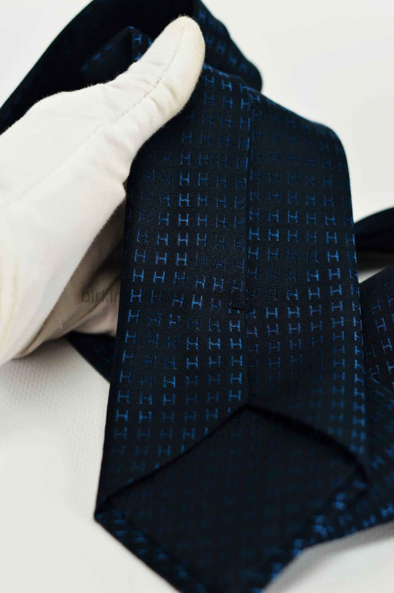Hermes tie silk FACONNE H BICOLORE BLACK BLUE COBALT 2015. In New Condition In Miami, FL