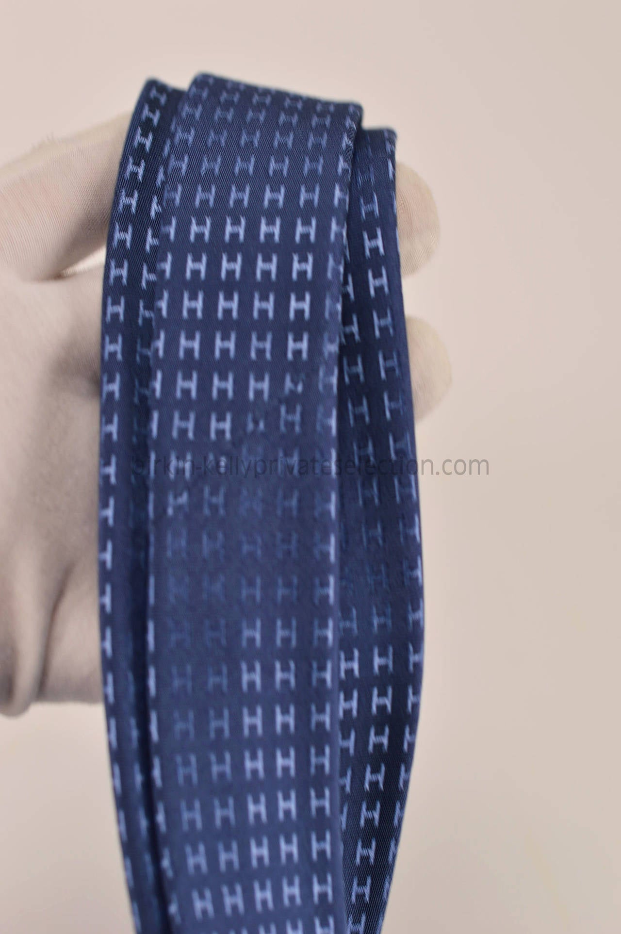 Hermes tie silk FACONNEE H BICOLORE MARINE BLUE 2015. In New Condition In Miami, FL