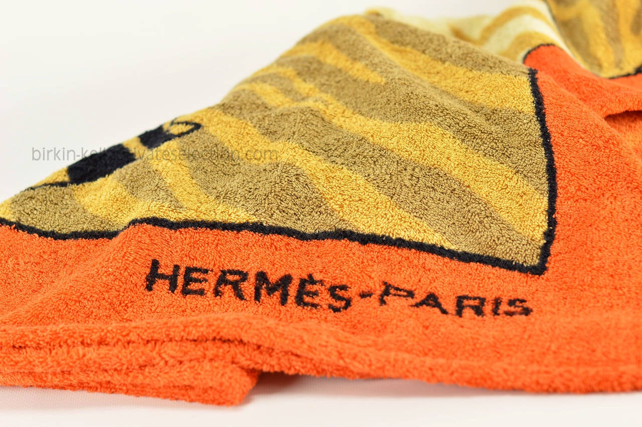 Hermes Beach towel ART DE VIVRE LES ZEBRES DE TANZANIE Beige Orange 2015. In New Condition In Miami, FL