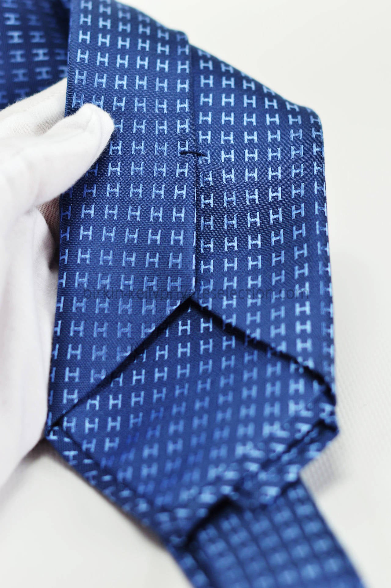 Hermes tie silk FACONNEE H BICOLORE MARINE BLUE 2015. In New Condition In Miami, FL