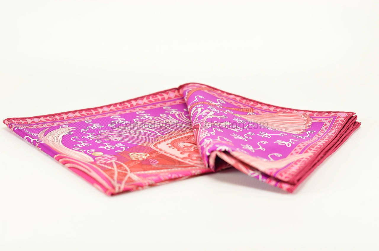 HERMES Carre Twill CAVALIERS DU CAUCASE Silk FUCHSIA, PINK, BEIGE 2015. 5