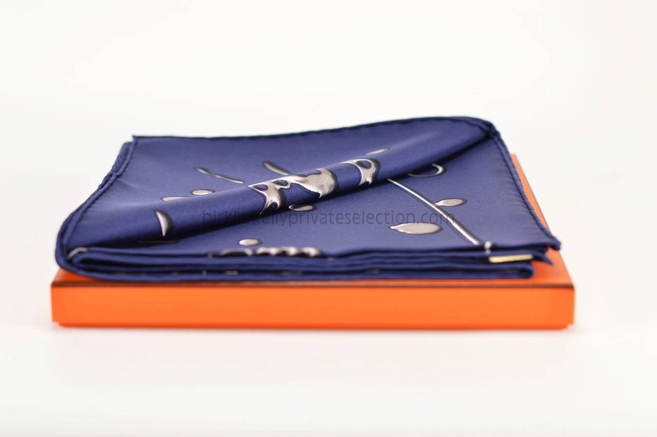 HERMES Carre Twill CHEVAL FUSION Silk NAVY BLUE, GREY, SILVER 2015. 3