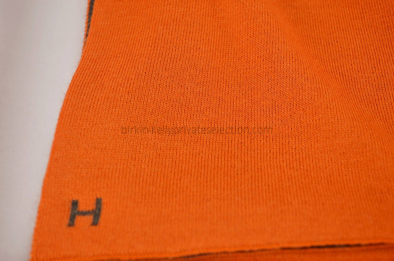 Women's or Men's HERMES Scarf Maille Cachemire Silk Orange, Grey 2015.