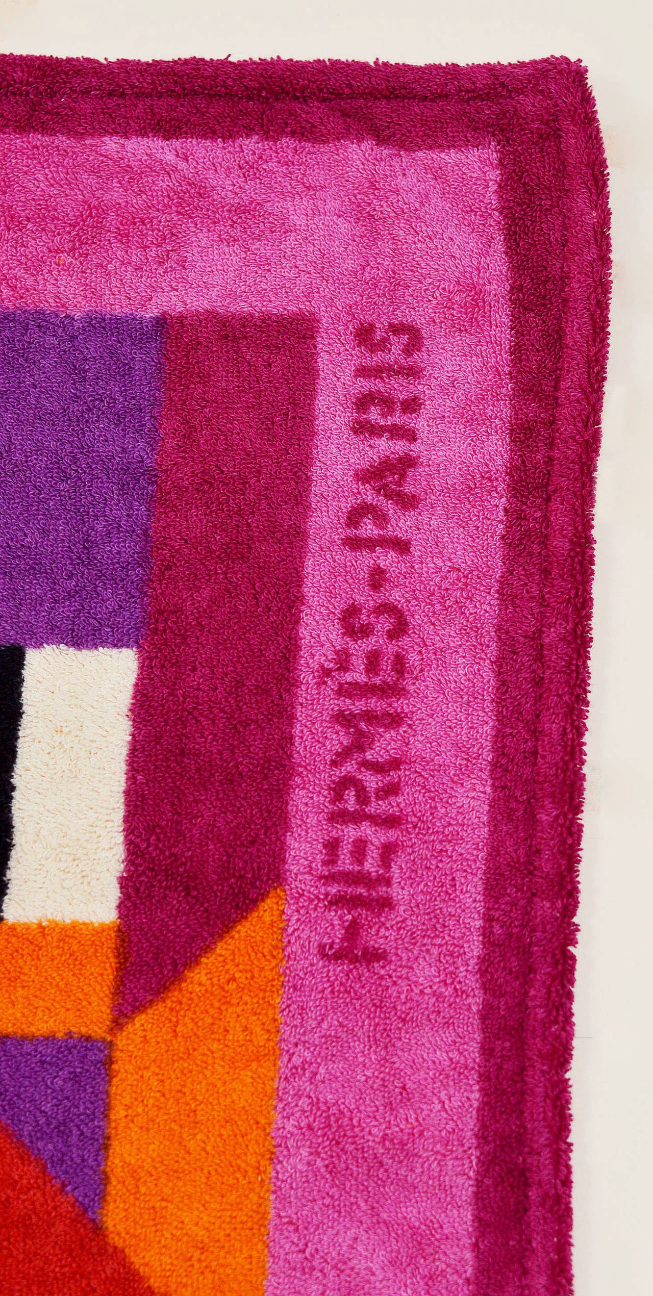 HERMES Sun Towel PERSPECTIVES CAVALIERES Cotton FUCHSIA 2015. In New Condition In Miami, FL