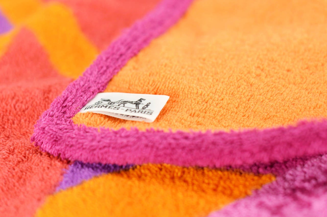 Women's or Men's HERMES Sun Towel PERSPECTIVES CAVALIERES Cotton FUCHSIA 2015.
