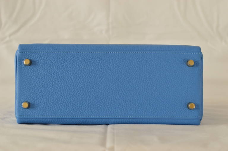 Hermes Handbag Kelly Retourne 28 Blue Paradise - New color. Gold Hardware In New Condition In Miami, FL