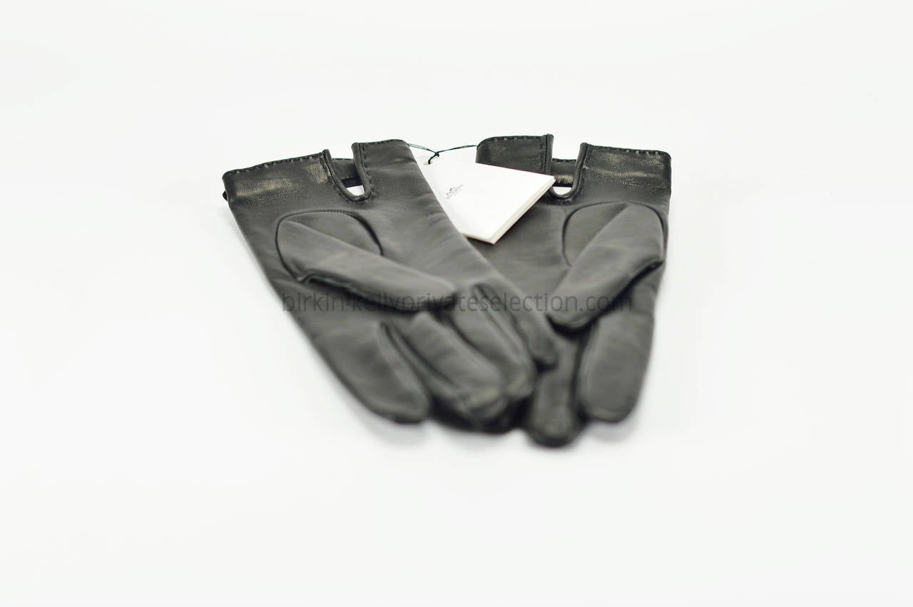 HERMES Gloves Woman SOYA Size 7 Black Palladium Hardware 2015. In New Condition In Miami, FL